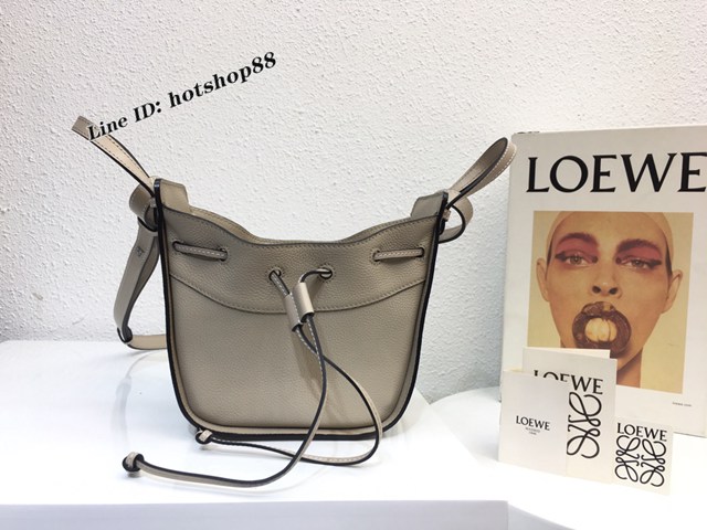 Loewe專櫃2022新款迷你hammock手袋 羅意威手提肩背女包迷你版吊床包 10393 lyw1079